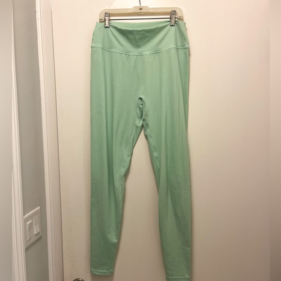 ALPHALETE alphalux leggings size medium - Picture 3 of 3